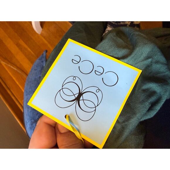 NWT CeCe Long Sleeve Hunter Green Lightweight Shirt Sz. M - Picture 2 of 5